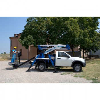 socage_aerial_working_platform_14_m_pick-up_isuzu_3-1024x681